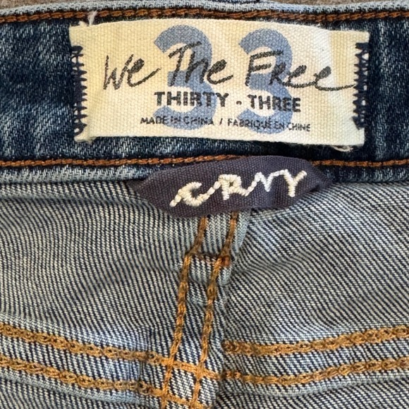 We The Free 33 (34x25) Curvy Blue Medium Wash Denim Raw Hem Women's Jeans - Picture 6 of 9